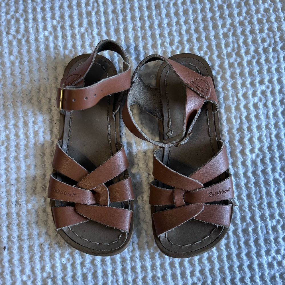 Saltwater leather sandals